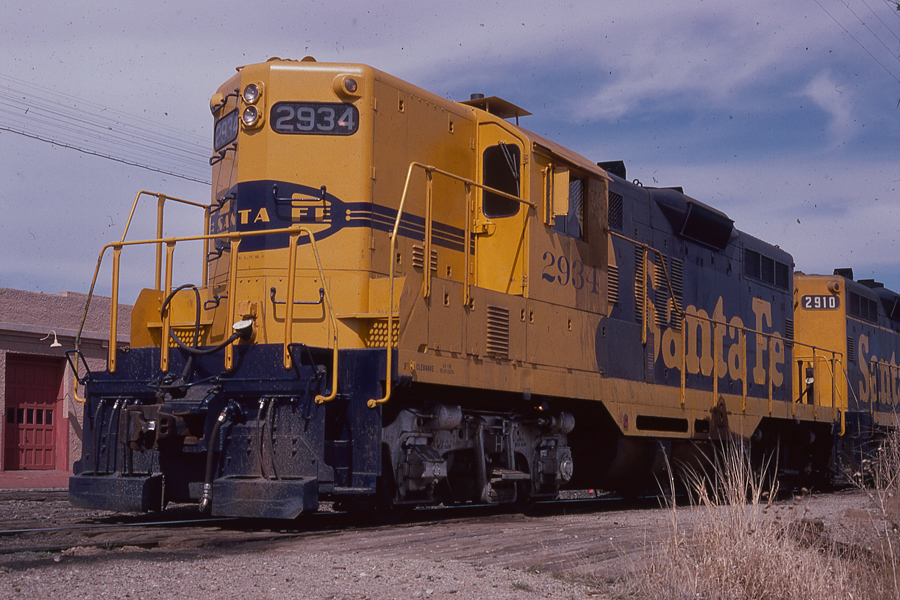 ATSF-2934-Pampa-TX-3-27-76.jpg